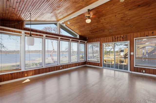 32262 E 720 Road, Wagoner, OK 74467