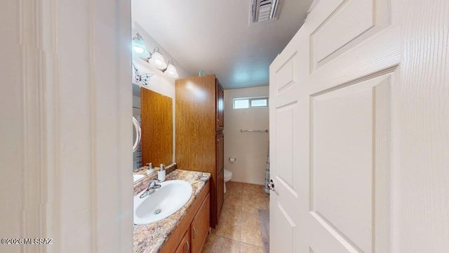 7996 Nautilus Drive, Tucson, AZ 85756