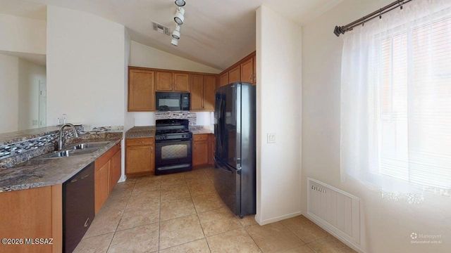 7996 Nautilus Drive, Tucson, AZ 85756