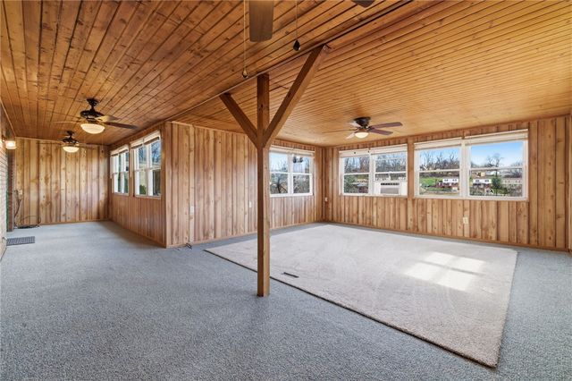 5167 Janie Dr, Baldwin Boro, PA 15227