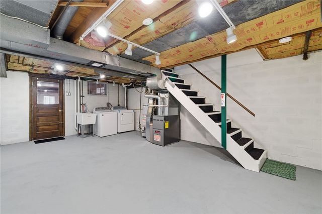 5167 Janie Dr, Baldwin Boro, PA 15227