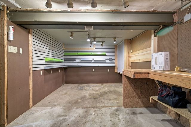 5167 Janie Dr, Baldwin Boro, PA 15227