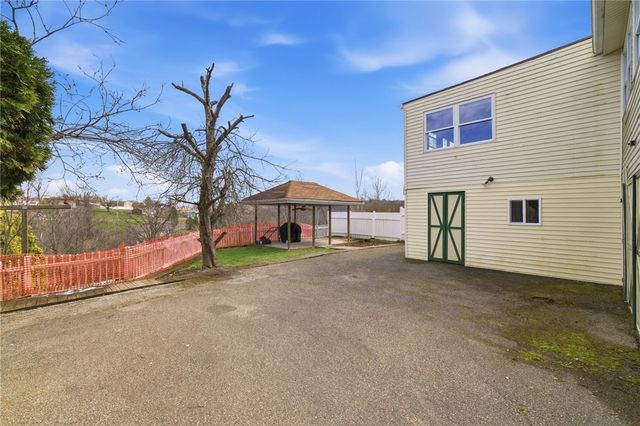 5167 Janie Dr, Baldwin Boro, PA 15227