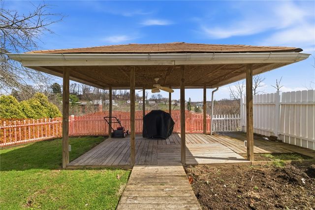 5167 Janie Dr, Baldwin Boro, PA 15227