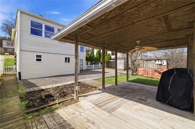 5167 Janie Dr, Baldwin Boro, PA 15227