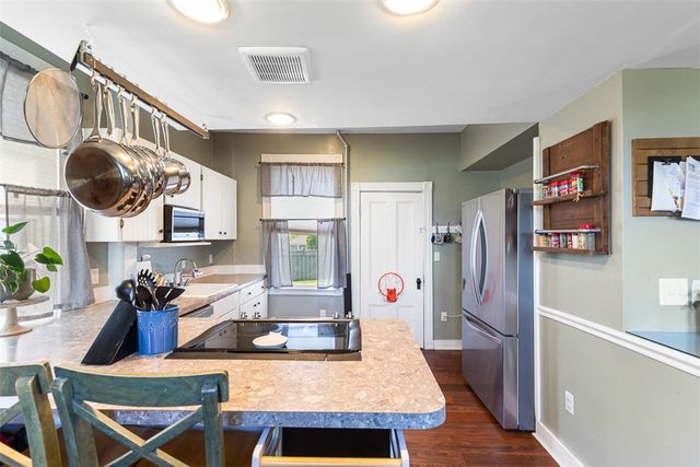 10 Burton Avenue, East Providence, RI 02915
