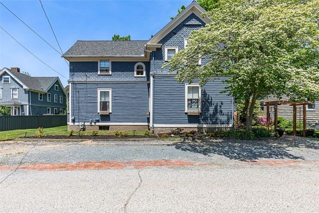 10 Burton Avenue, East Providence, RI 02915