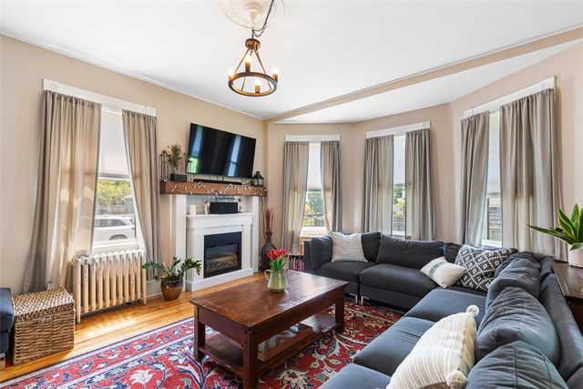 10 Burton Avenue, East Providence, RI 02915