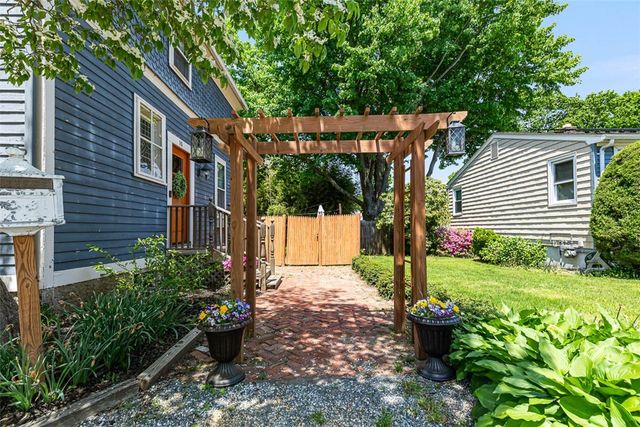 10 Burton Avenue, East Providence, RI 02915