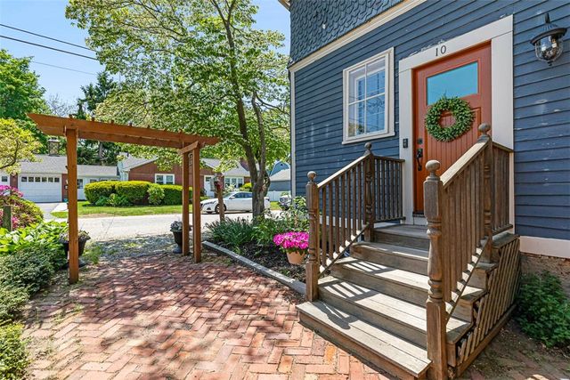 10 Burton Avenue, East Providence, RI 02915