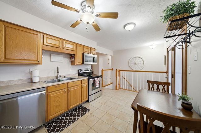 11815 Mahogany Dr, Louisville, KY 40272