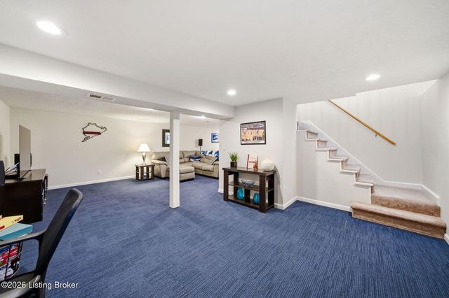 11815 Mahogany Dr, Louisville, KY 40272