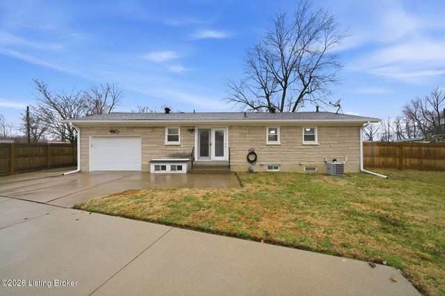 11815 Mahogany Dr, Louisville, KY 40272