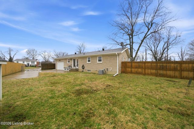 11815 Mahogany Dr, Louisville, KY 40272