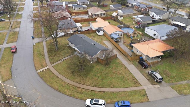 11815 Mahogany Dr, Louisville, KY 40272
