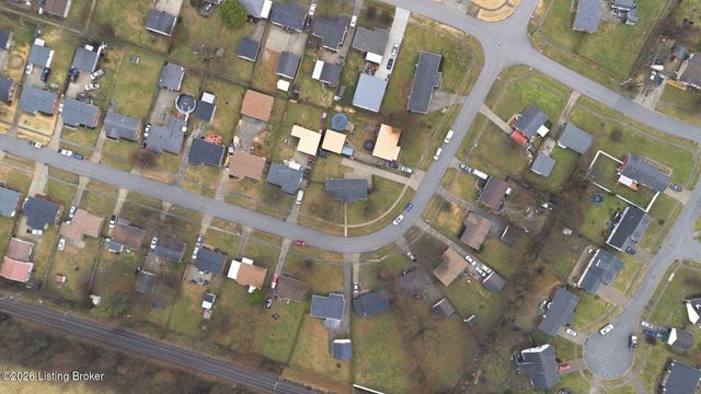 11815 Mahogany Dr, Louisville, KY 40272