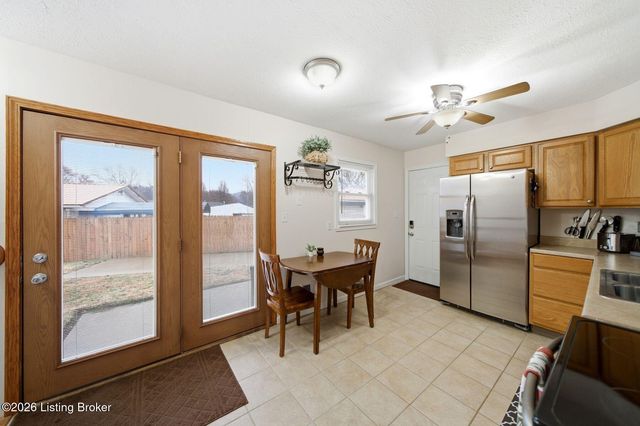 11815 Mahogany Dr, Louisville, KY 40272