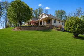 2112 Scenic Hills Drive, Jackson, MI 49201