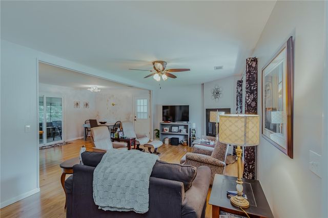 12 Worcester Drive, Bella Vista, AR 72714