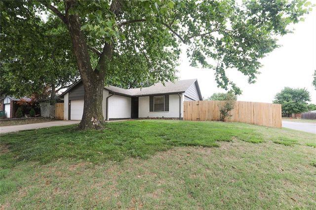12301 SW 15th Terrace, Yukon, OK 73099
