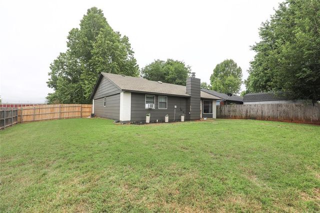 12301 SW 15th Terrace, Yukon, OK 73099