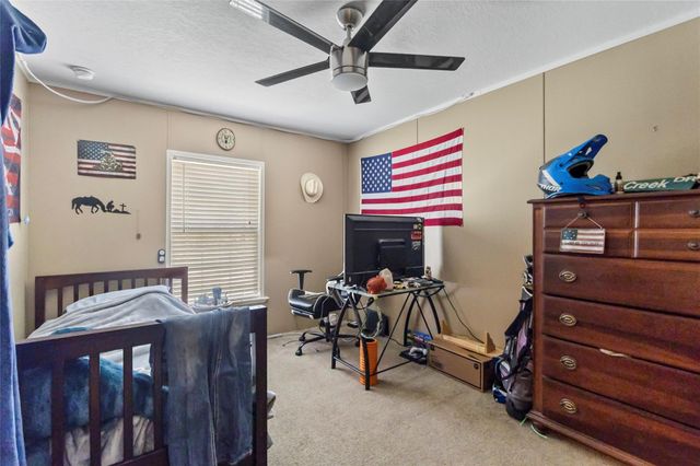 77 Twin Creek Drive, Huntsville, TX 77320