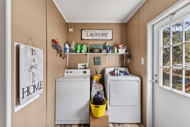 77 Twin Creek Drive, Huntsville, TX 77320