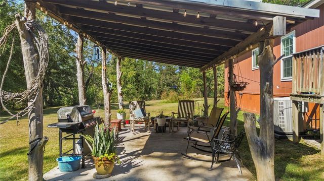 77 Twin Creek Drive, Huntsville, TX 77320