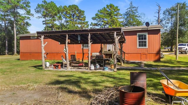 77 Twin Creek Drive, Huntsville, TX 77320