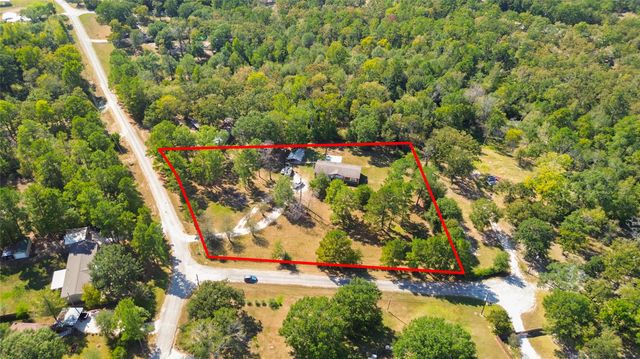 77 Twin Creek Drive, Huntsville, TX 77320