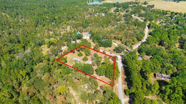 77 Twin Creek Drive, Huntsville, TX 77320