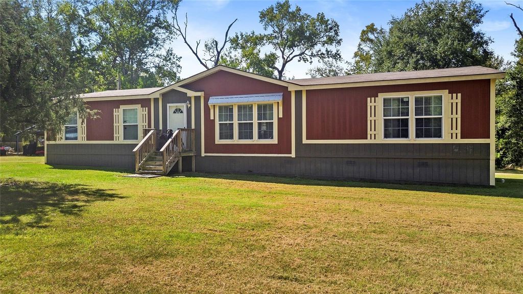 77 Twin Creek Drive, Huntsville, TX 77320