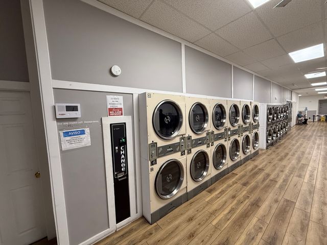 10106 S Ewing Avenue, Chicago, IL 60617