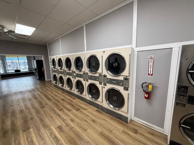 10106 S Ewing Avenue, Chicago, IL 60617