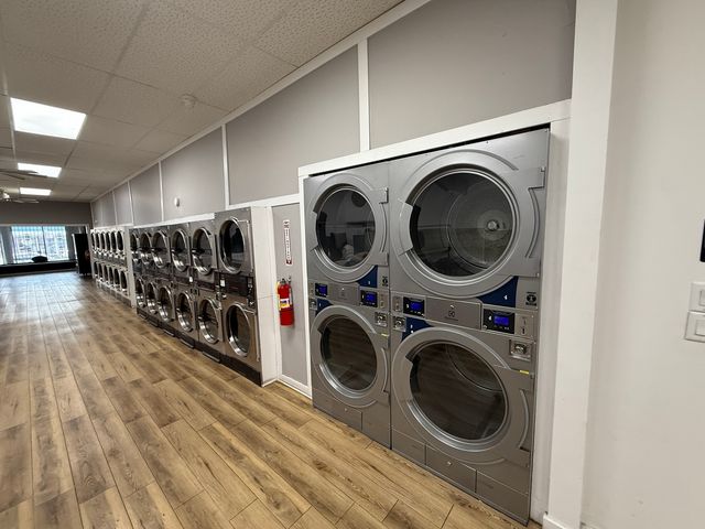 10106 S Ewing Avenue, Chicago, IL 60617