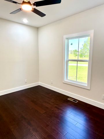 114 Honeysuckle Ln, Sparta, TN 38583