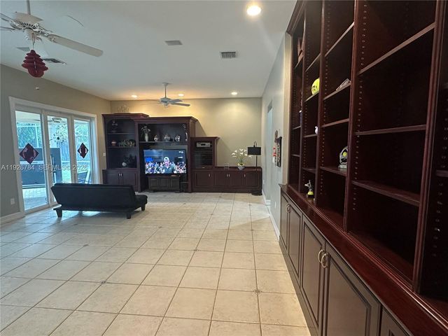 15335 SW 80th Ave, Palmetto Bay, FL 33157