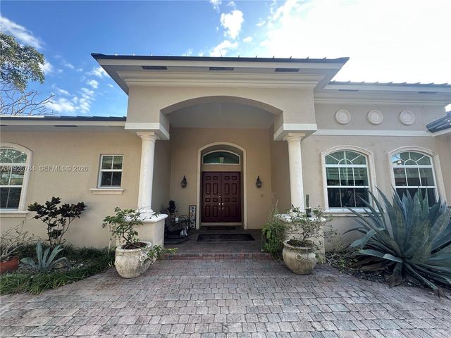 15335 SW 80th Ave, Palmetto Bay, FL 33157