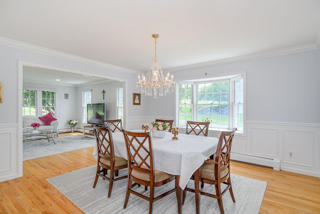 20 Laura Drive, Danbury, CT 06811