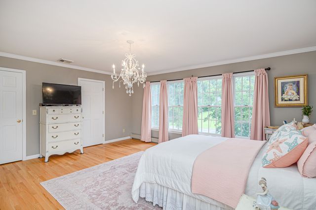 20 Laura Drive, Danbury, CT 06811