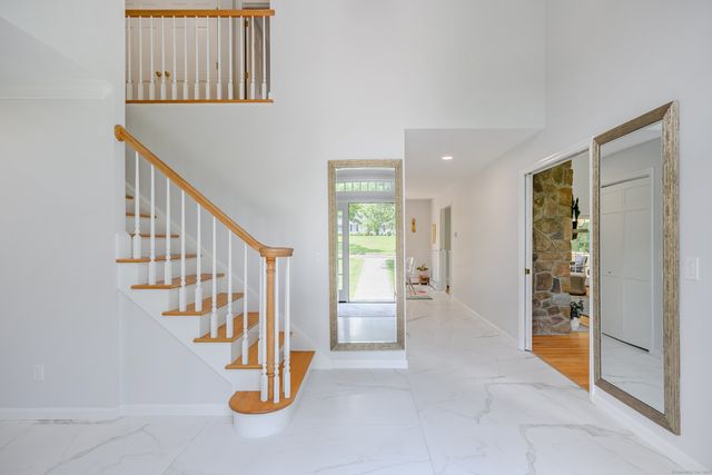 20 Laura Drive, Danbury, CT 06811