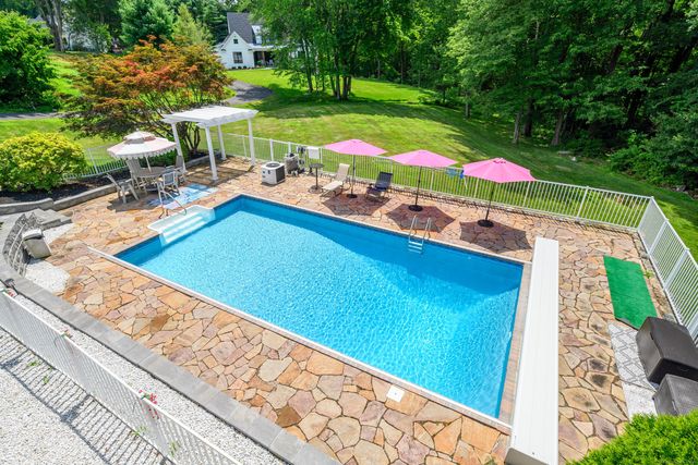 20 Laura Drive, Danbury, CT 06811