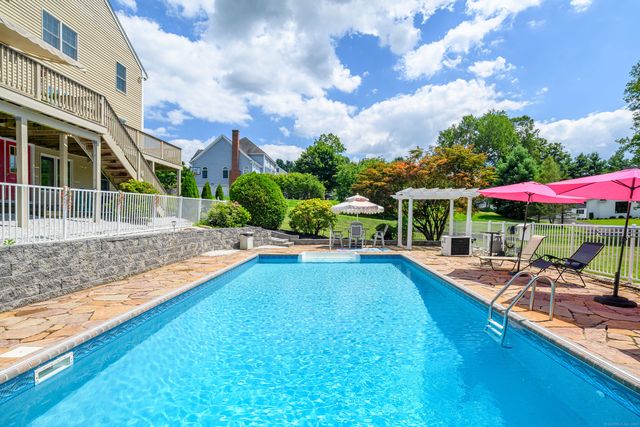 20 Laura Drive, Danbury, CT 06811