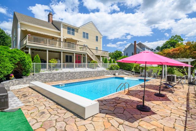 20 Laura Drive, Danbury, CT 06811