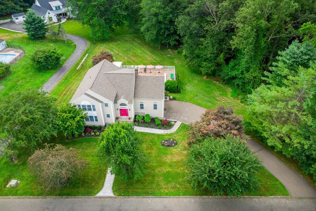 20 Laura Drive, Danbury, CT 06811