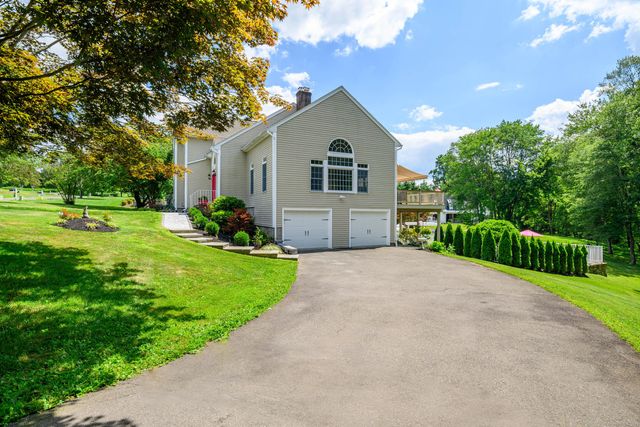 20 Laura Drive, Danbury, CT 06811