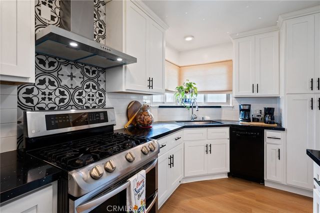 10725 S 8th Avenue, Inglewood, CA 90303