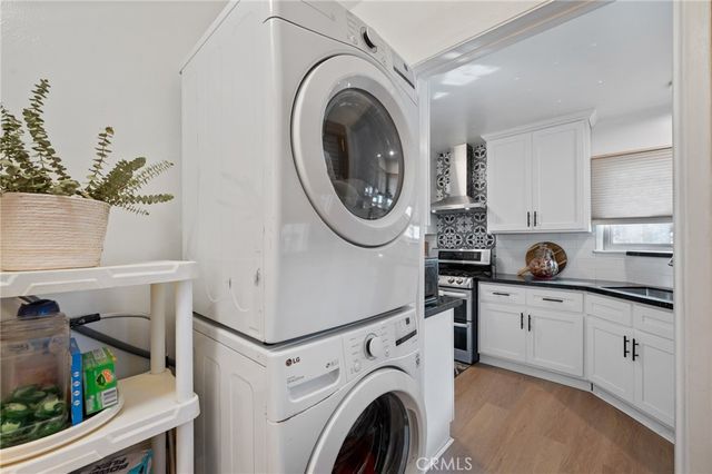 10725 S 8th Avenue, Inglewood, CA 90303