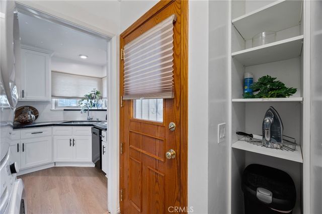 10725 S 8th Avenue, Inglewood, CA 90303