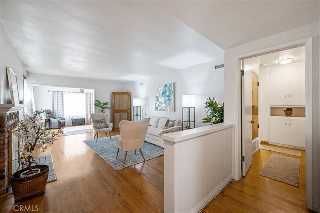 10725 S 8th Avenue, Inglewood, CA 90303